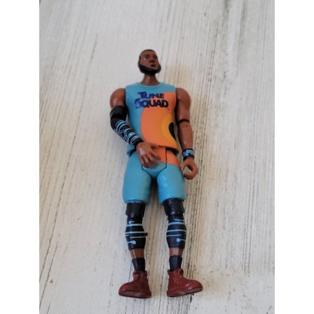 LeBron‎ James toon Squad moose toy figure Tunes